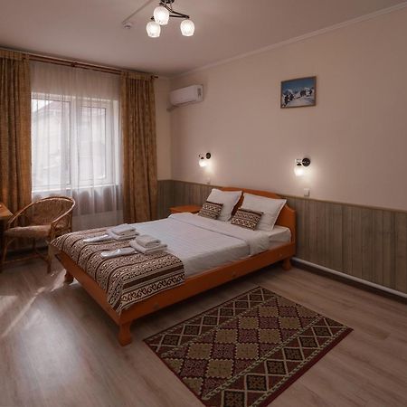 Alpinist Hotel Biskek Kültér fotó