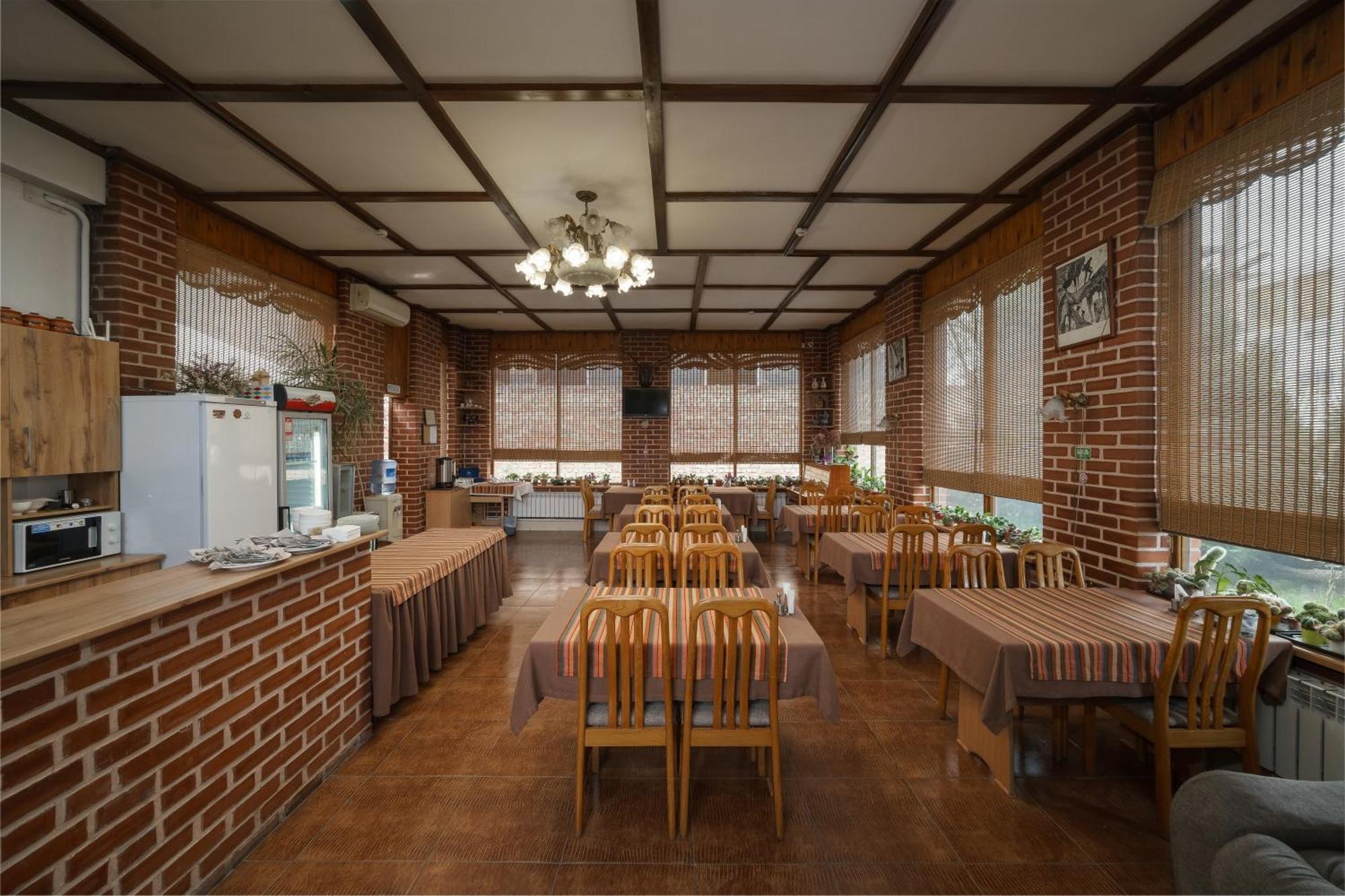 Alpinist Hotel Biskek Kültér fotó