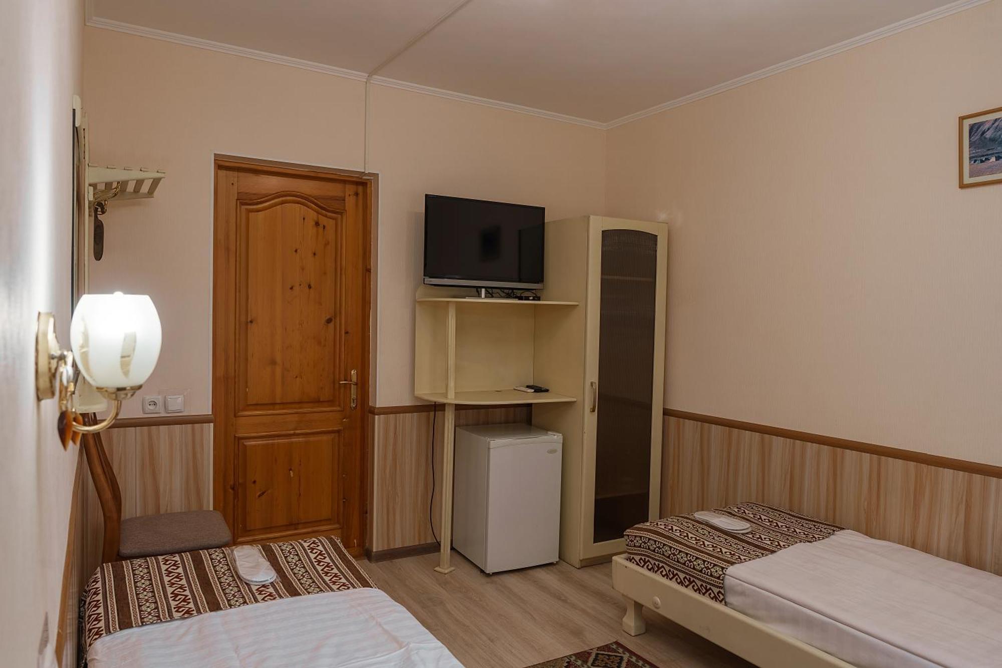 Alpinist Hotel Biskek Kültér fotó