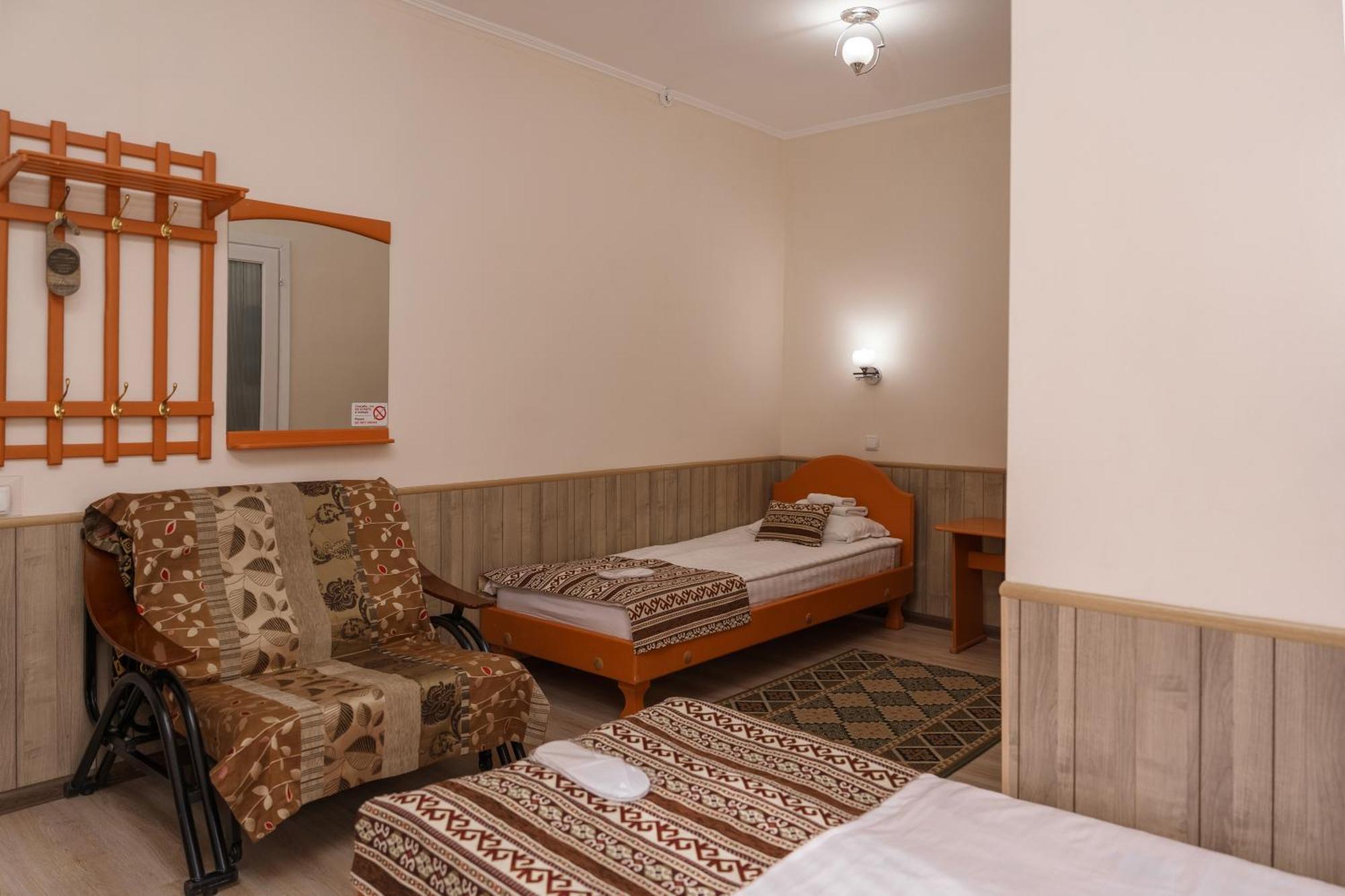 Alpinist Hotel Biskek Kültér fotó
