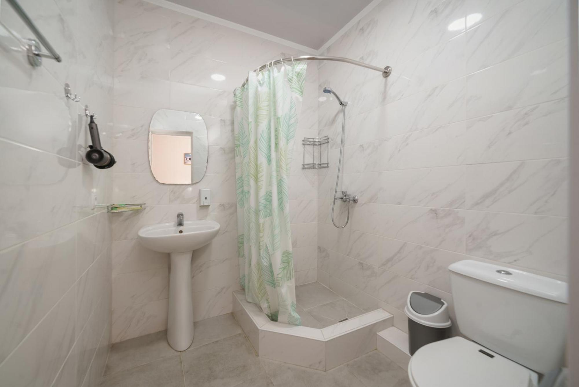 Alpinist Hotel Biskek Kültér fotó