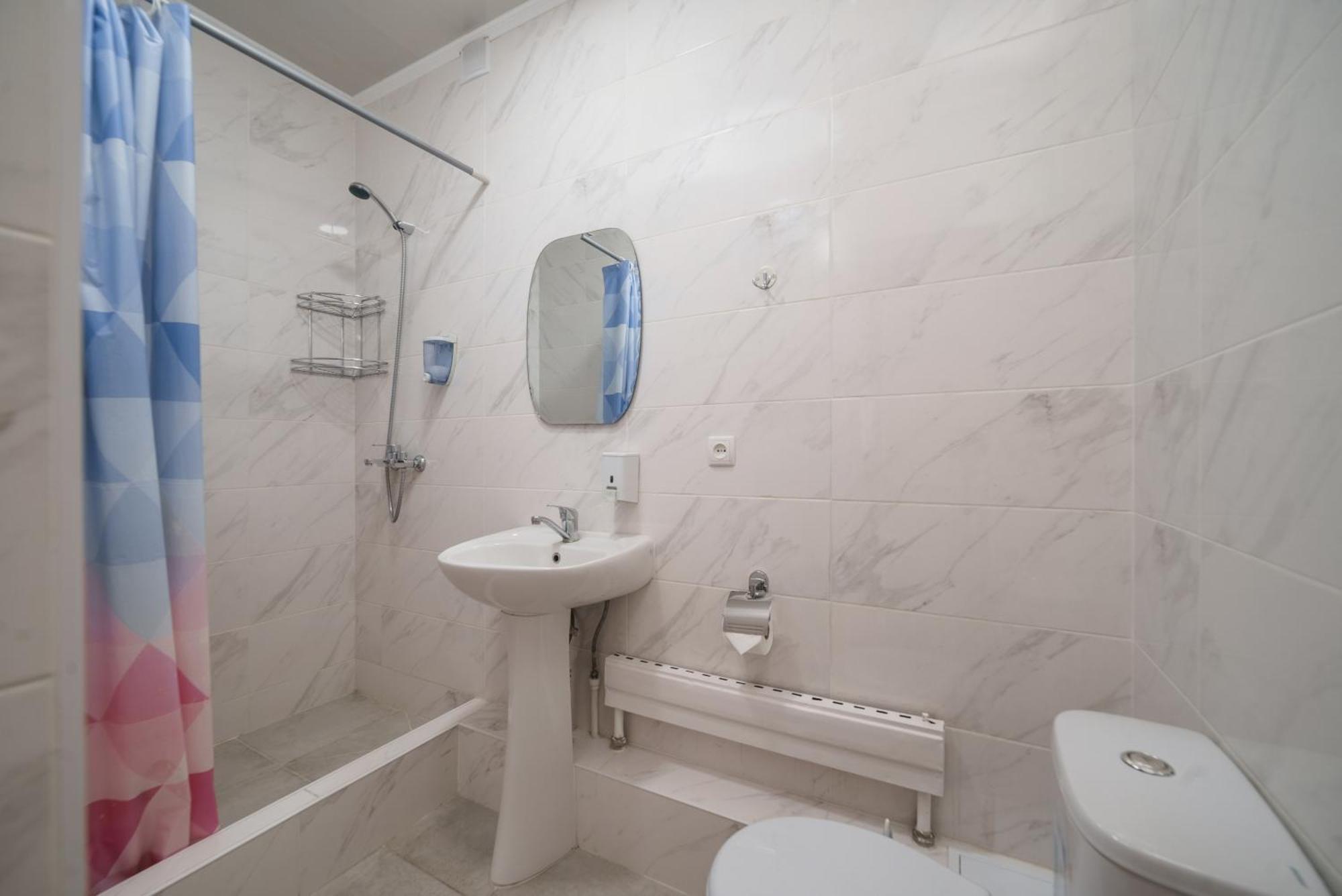 Alpinist Hotel Biskek Kültér fotó