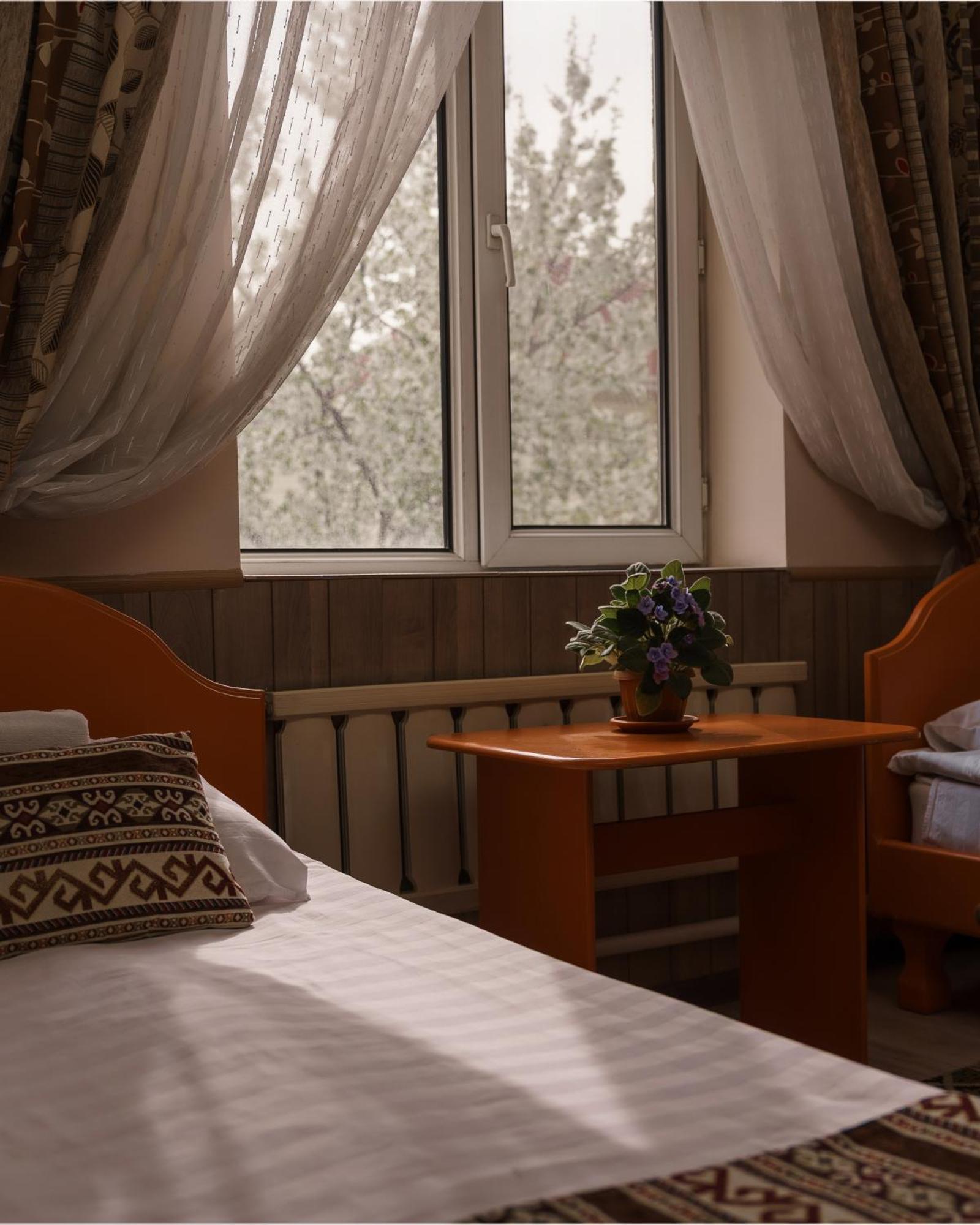 Alpinist Hotel Biskek Kültér fotó