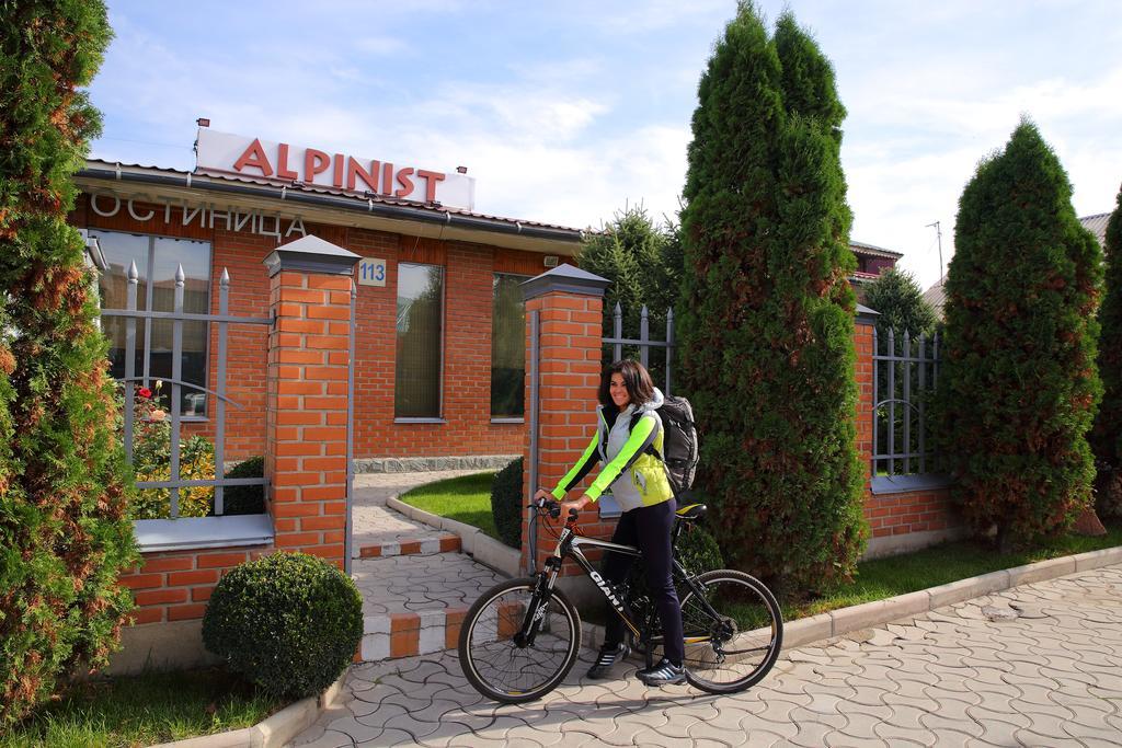 Alpinist Hotel Biskek Kültér fotó